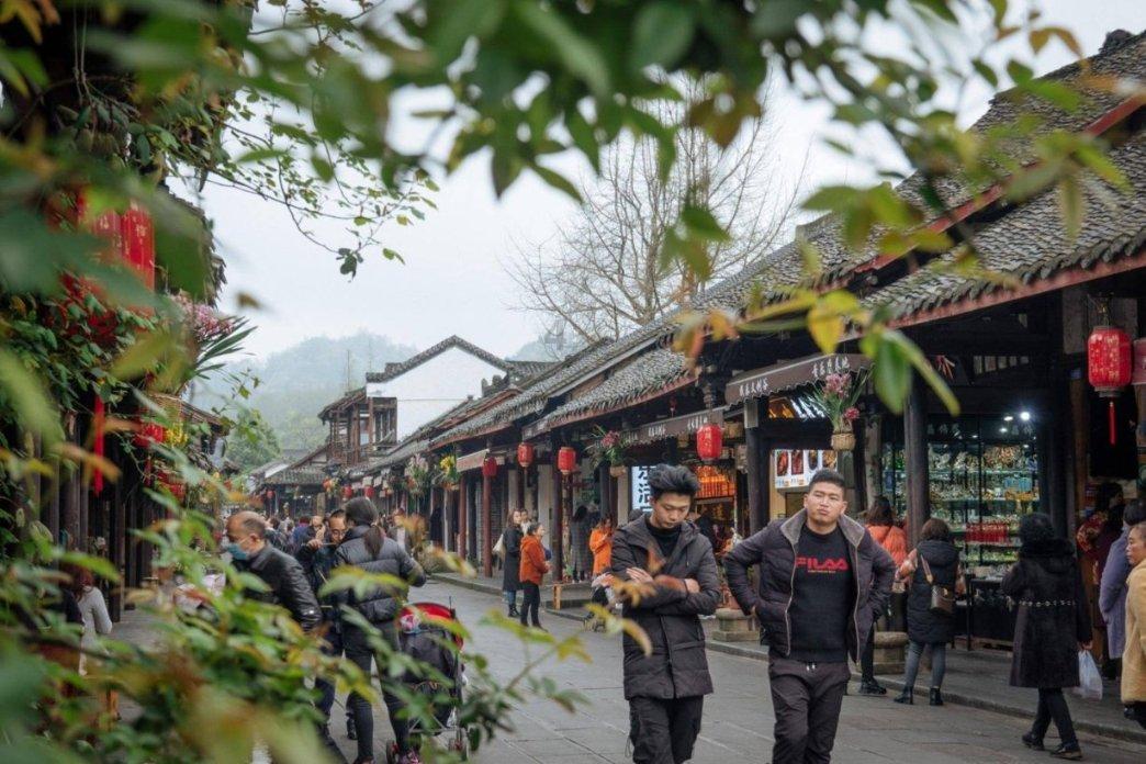 逃出白海豹洞